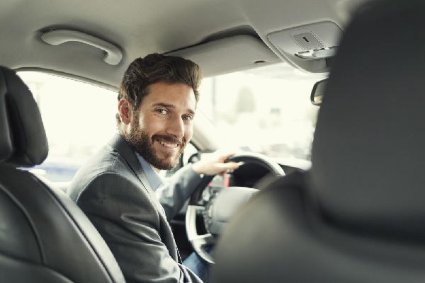 You are currently viewing Chauffeur VTC : travailleur indépendant ou salarié ?