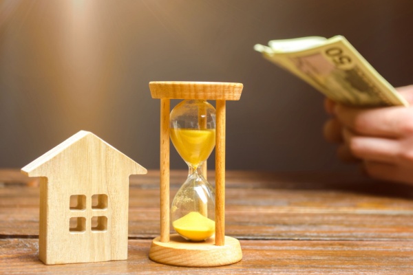You are currently viewing C’est l’histoire d’un propriétaire qui prend son temps pour vendre sa résidence principale…